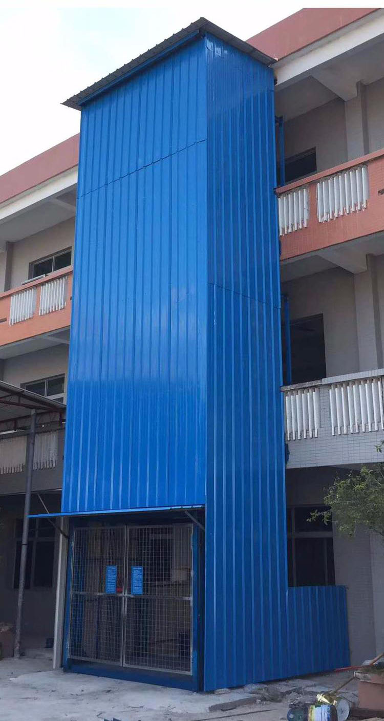 廠房室外導(dǎo)軌式升降機(jī) 廠房室外導(dǎo)軌式升降機(jī)